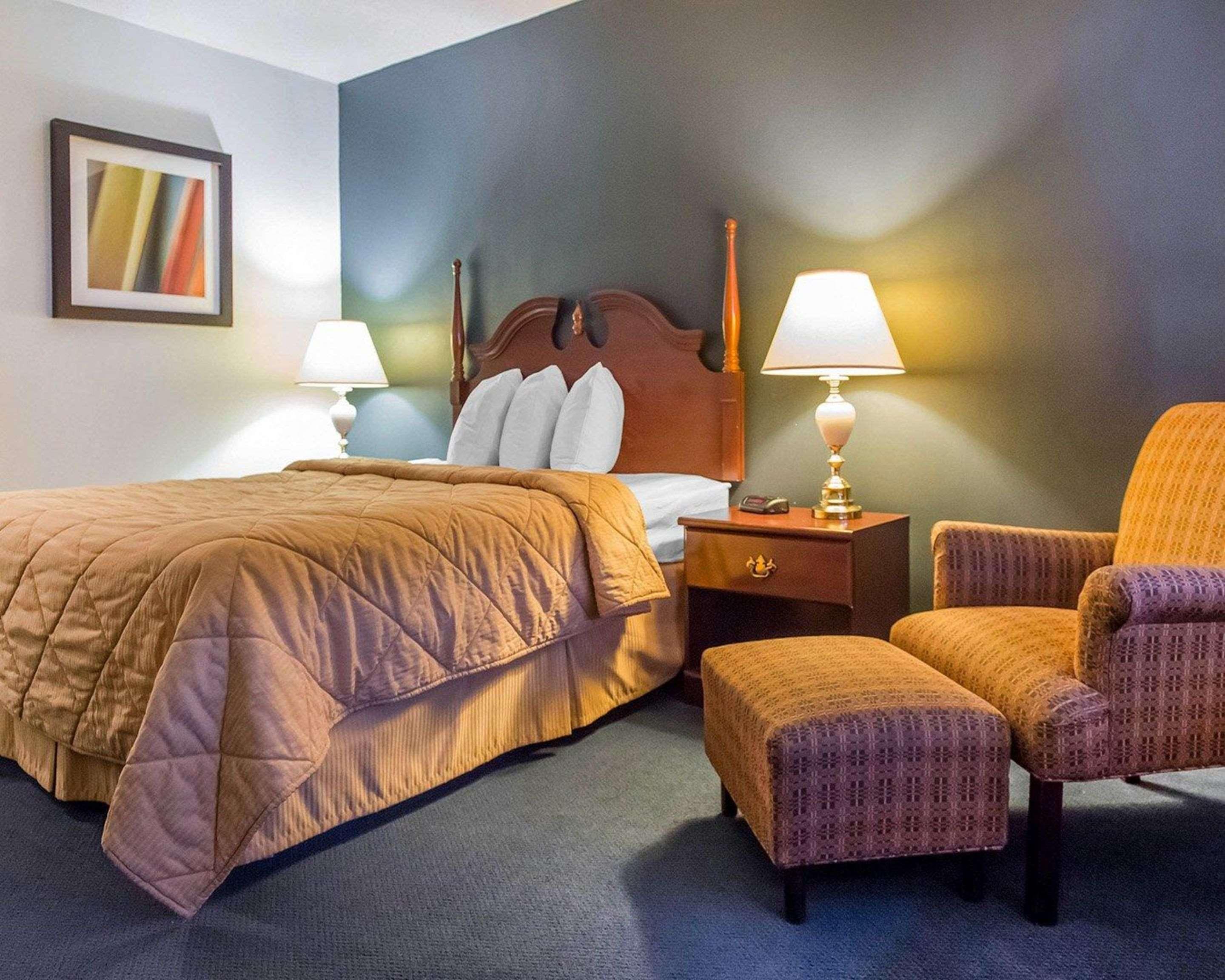Econo Lodge Smiths Falls Eksteriør bilde