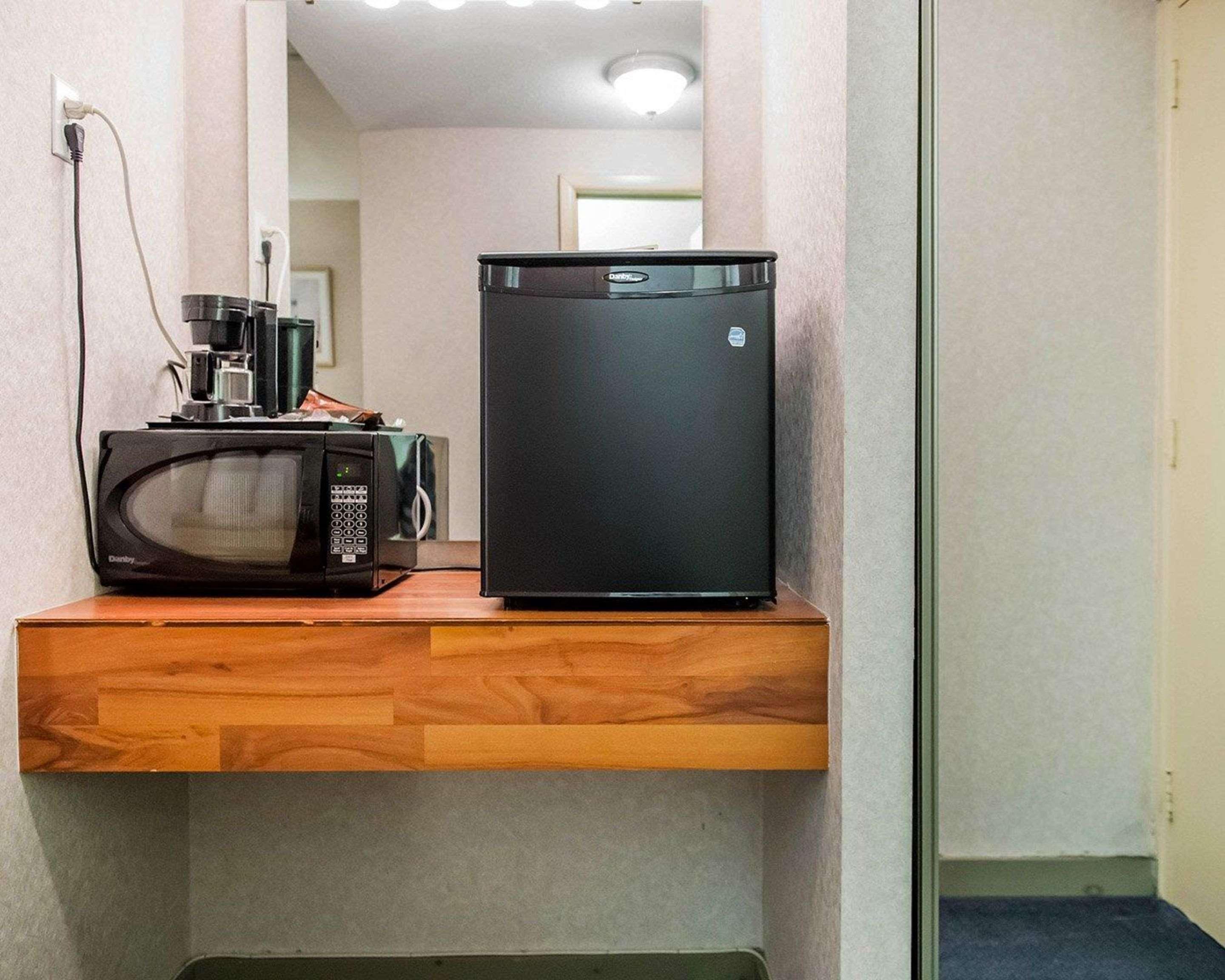 Econo Lodge Smiths Falls Eksteriør bilde
