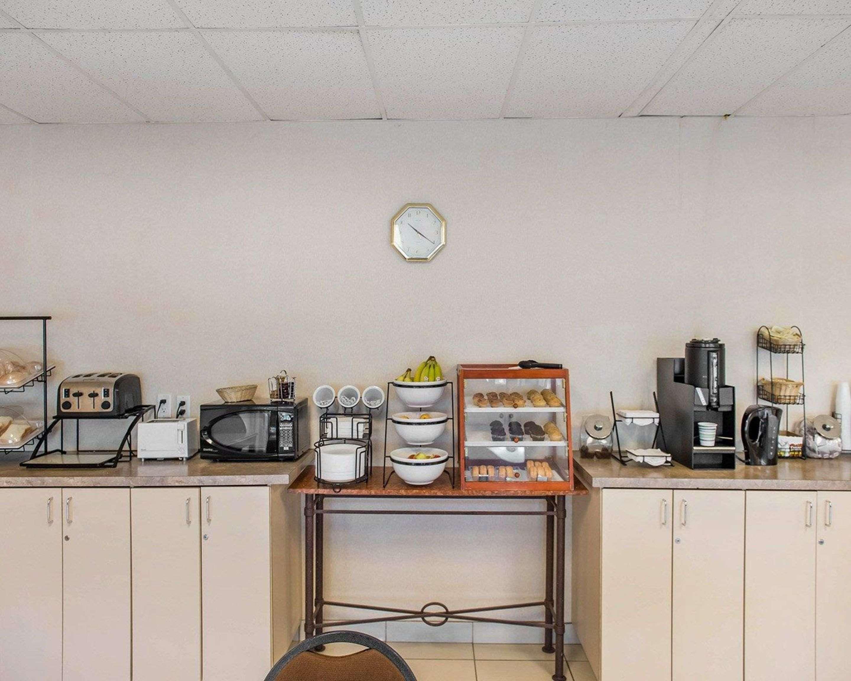 Econo Lodge Smiths Falls Eksteriør bilde