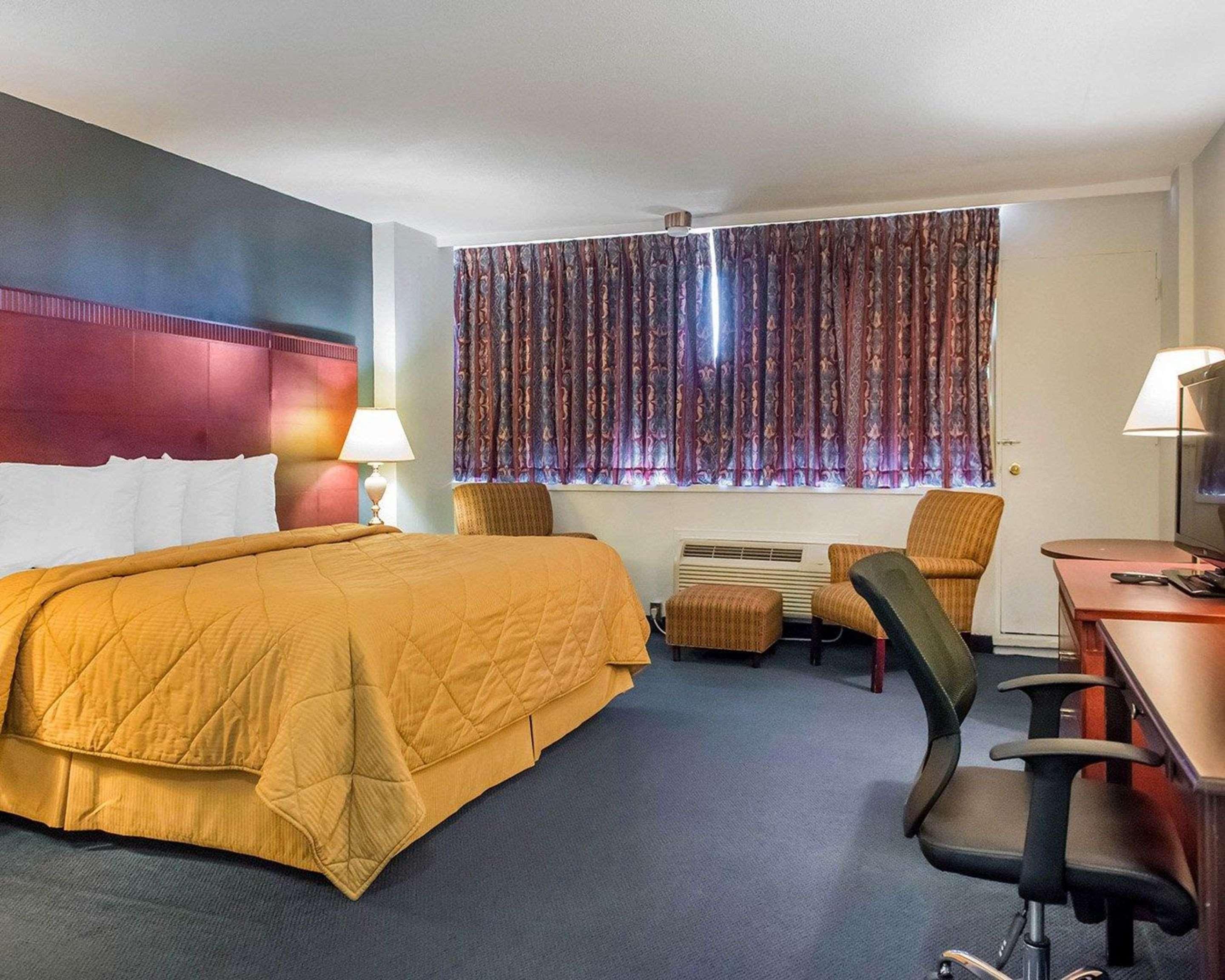 Econo Lodge Smiths Falls Eksteriør bilde