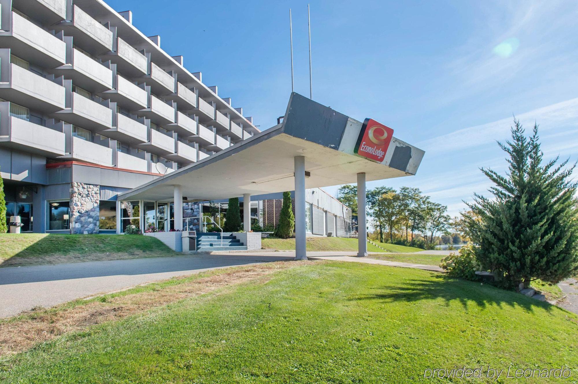 Econo Lodge Smiths Falls Eksteriør bilde