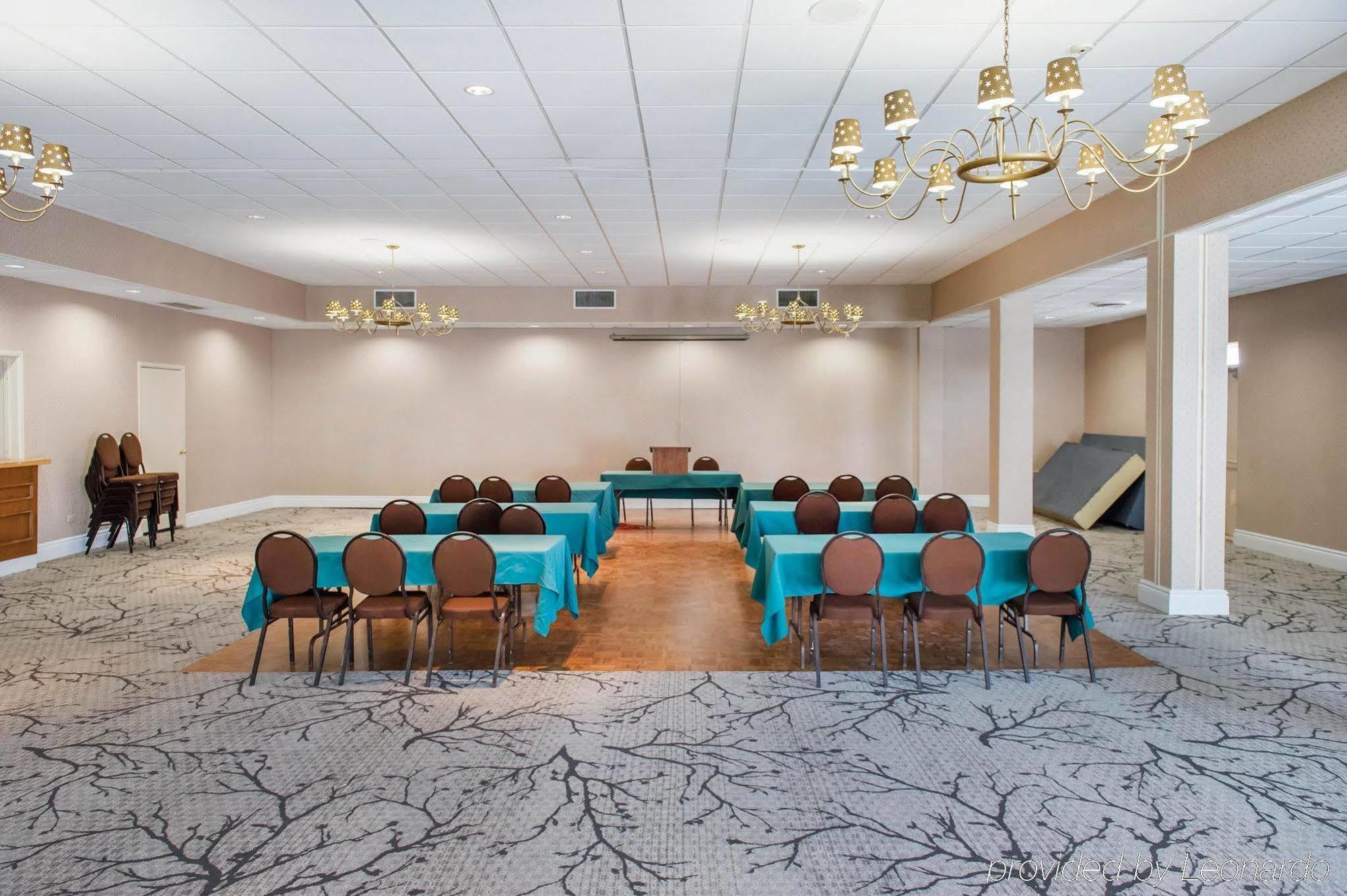 Econo Lodge Smiths Falls Eksteriør bilde